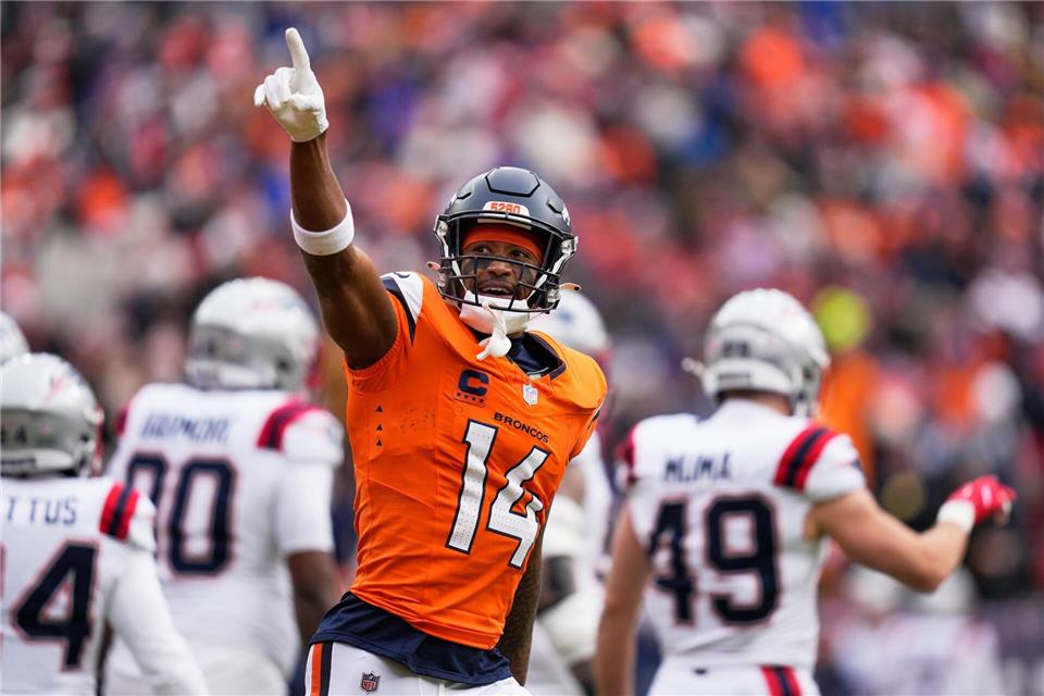 Die Partie begann bei Sonnenschein und einer Führung für DenverJohn Locher/AP/dpa