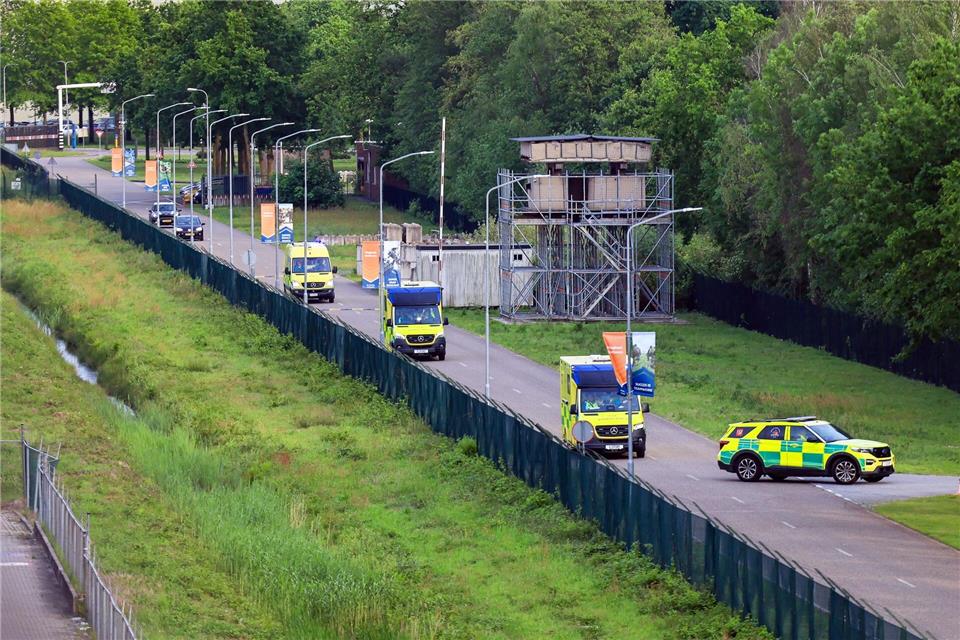 Die Passagiere, die nicht aus den Niederlanden stammen, werden von Eindhoven aus in ihre Heimatländer gebracht.Christoph Reichwein/dpa