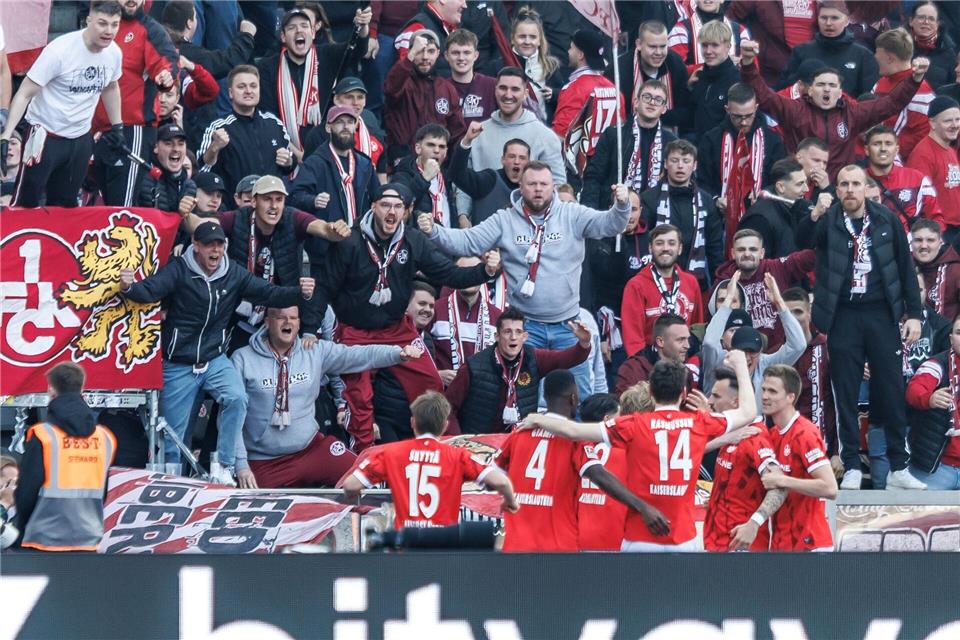 Die Pfälzer konnten kurz nach der Pause jubeln.Andreas Gora/dpa