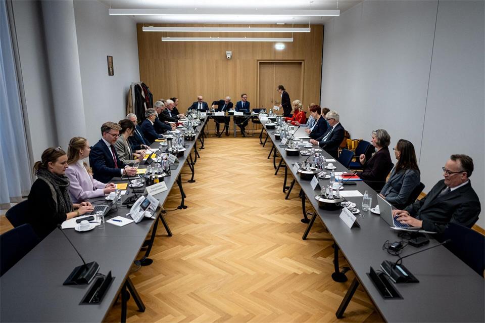 Die Pflege-Expertenkommission soll bis Ende Januar Vorschläge vorlegen. Fabian Sommer/dpa