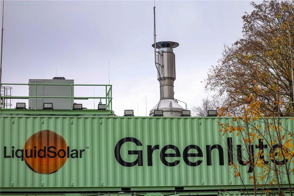 Die Pilotanlage in Duisburg kann nach Herstellerangaben jährlich fünf Tonnen synthetisches Erdgas herstellen. Christoph Reichwein/dpa