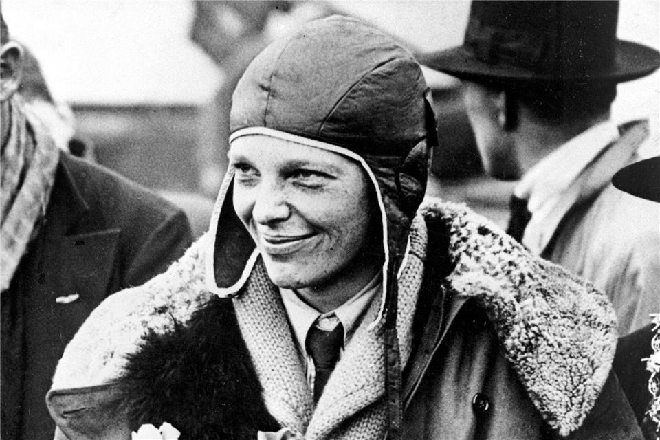 Die Pilotin Amelia Earhart hatte als erste Frau den Atlantik überflogen. (Archivbild von 1928)Uncredited/AP/dpa