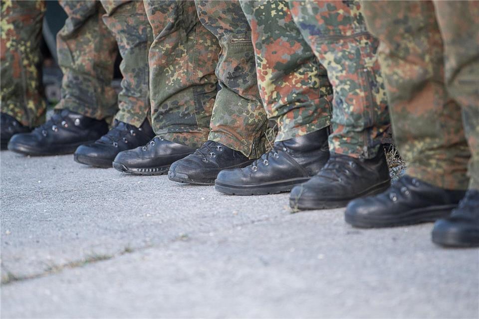 Die Pläne für die Nutzung von bundesweit fünf Standorten für den neuen Wehrdienst werden konkreter. Darunter sind auch die Ray Barracks im hessischen Friedberg. (Symbolfoto)Sebastian Gollnow/dpa