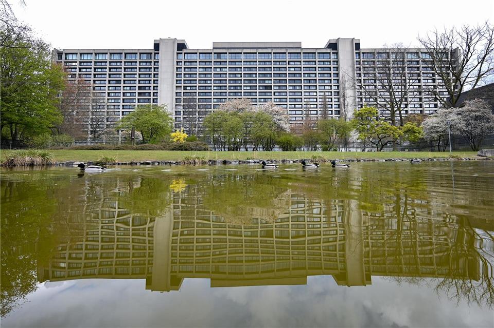 Die Pläne für einen Campus mit mehreren Neubauten auf dem Gelände der bisherigen Zentrale hat die Bundesbank inzwischen aufgegeben. (Archivbild)Arne Dedert/dpa