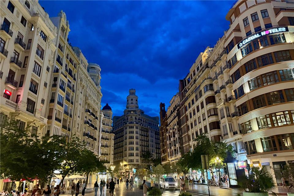 Die Plaza del Ayuntamiento ist einer der wichtigsten und zentralsten Plätze der Stadt.Wolfgang Stelljes/dpa-tmn