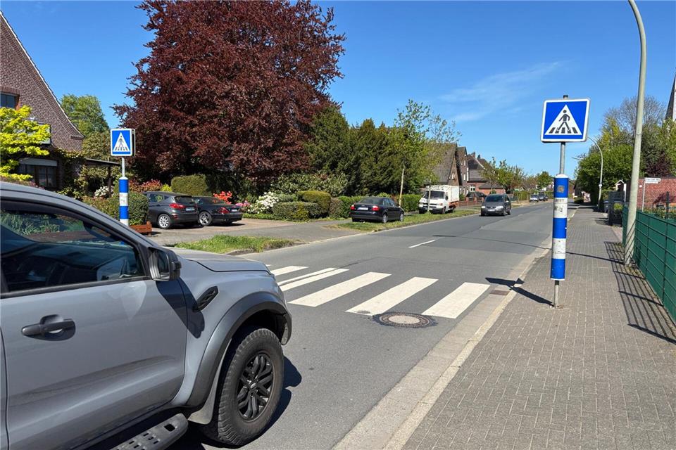 Die Politiker haben die Sichtbarkeit des Zebrastreifens auf der Schermbecker Straße kritisiert.