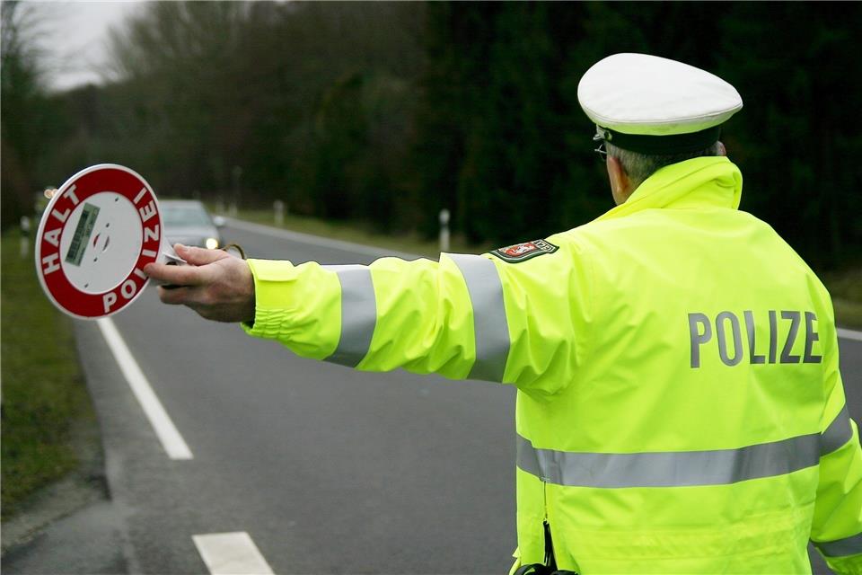 Die Polizei begrüßt es, wenn die Geschwindigkeit der Verkehrsteilnehmer von staatlichen Stellen kontrolliert wird.