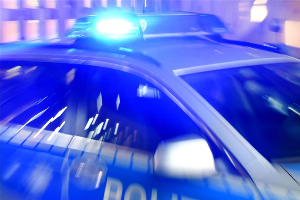 Die Polizei durchsuchte mehrere Objekte nach einer gewaltsamen Auseinandersetzung in einer Saalfelder Gaststätte. (Symbolbild)Carsten Rehder/dpa