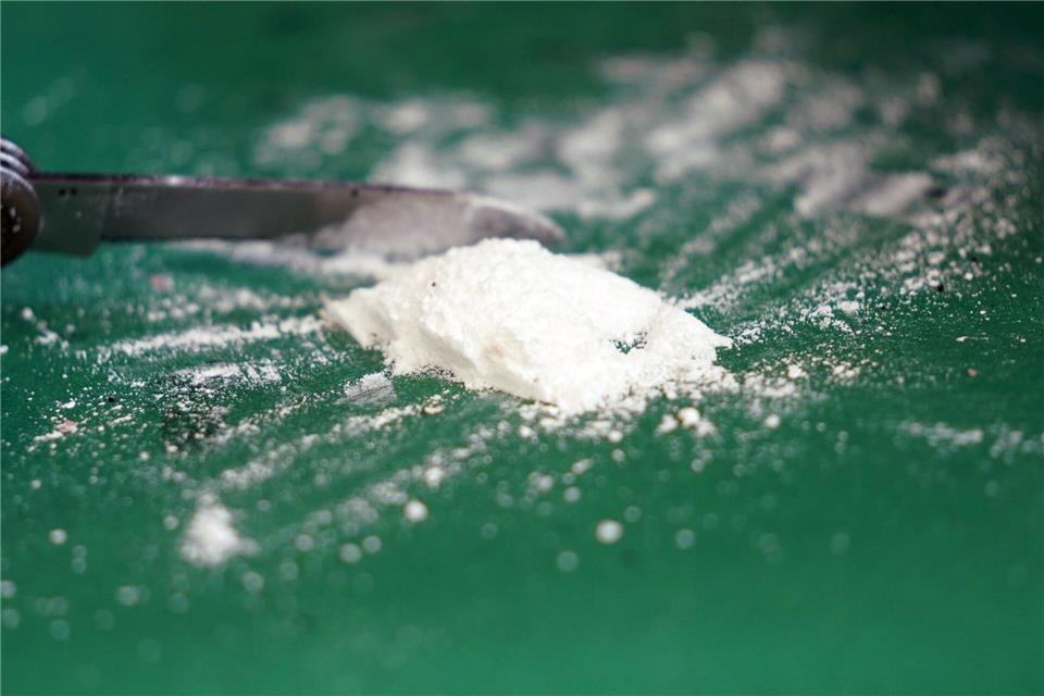 Die Polizei entdeckte drei Kilogramm Kokain im Auto einer jungen Frau. (Symbolbild)Marcus Brandt/dpa