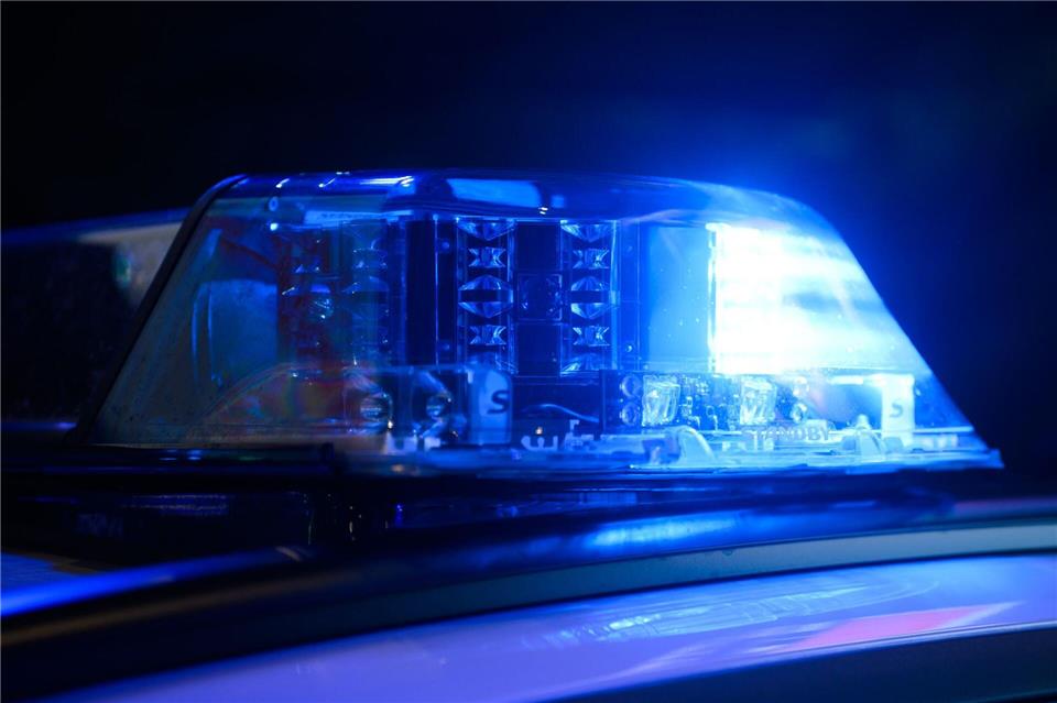 Die Polizei ermittelt gegen den mutmaßlichen Täter. (Symbolbild)Julian Stratenschulte/dpa