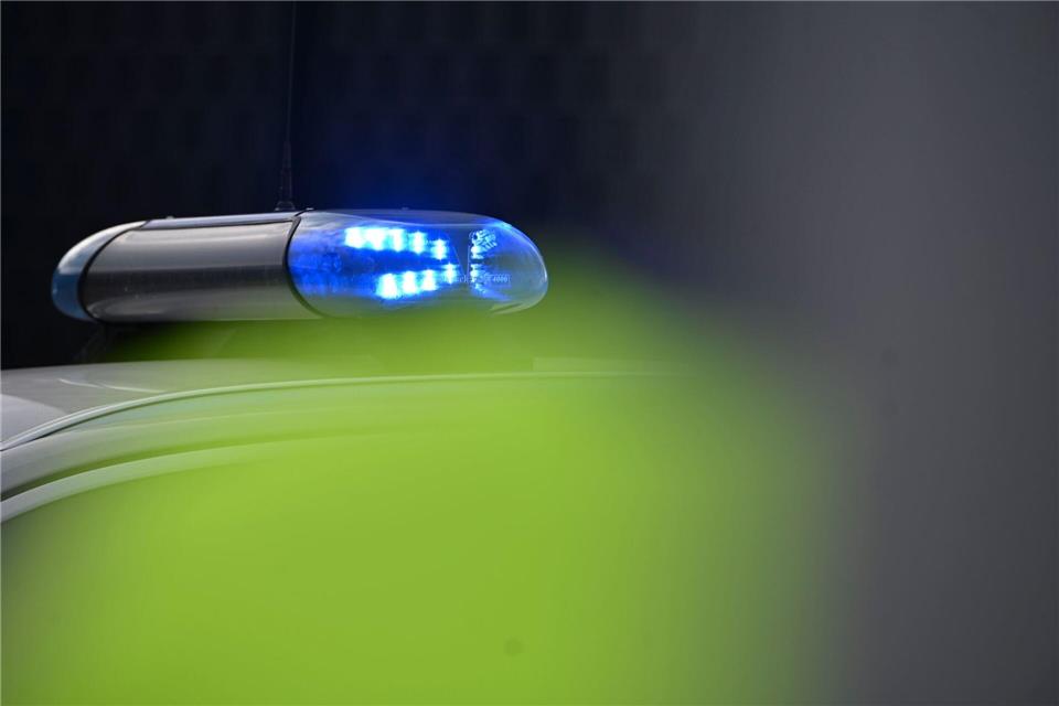 Die Polizei ermittelt nach dem Unfall in Halle. (Symbolbild)Katharina Kausche/dpa