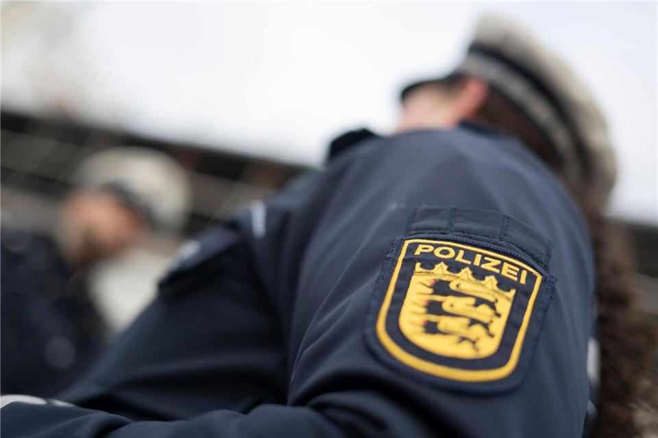 Die Polizei ermittelt nach einer Schlägerei in einem Lokal. (Symbolbild)Marijan Murat/dpa