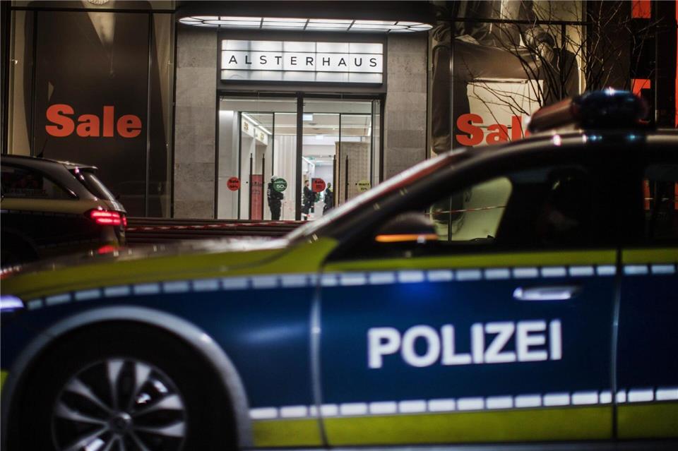 Die Polizei ermittelt noch zu den Hintergründen der Auseinandersetzung. News5 / Sebastian Peters/NEWS5/dpa