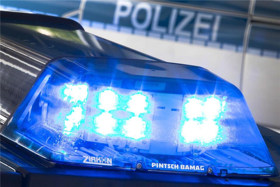 Die Polizei ermittelt nun gegen beide Seiten nach dem Vorfall in Wiesbaden. (Symbolbild)Friso Gentsch/dpa
