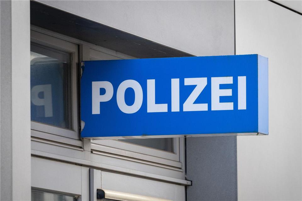 Die Polizei ermittelt wegen Sachbeschädigung. (Symbolbild)Soeren Stache/dpa