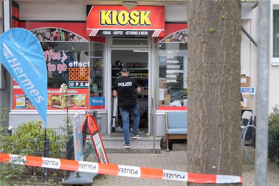 Die Polizei ermittelt zu dem Kiosküberfall. Jörn Hüneke/dpa