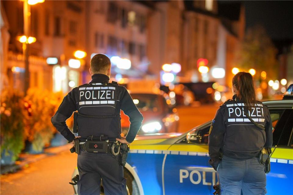 Mutmaßlicher Messerangriff in Stuttgart – Täter flüchtig Die Polizei fahndet nach dem Täter. Kaczor/SDMG/dpa