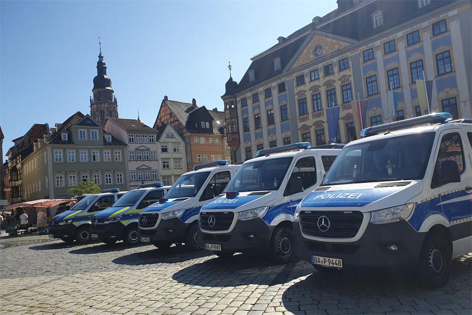 Die Polizei fasste den Verdächtigen Stunden nach der Tat in Coburg. (Symbolbild)Pia Bayer/dpa