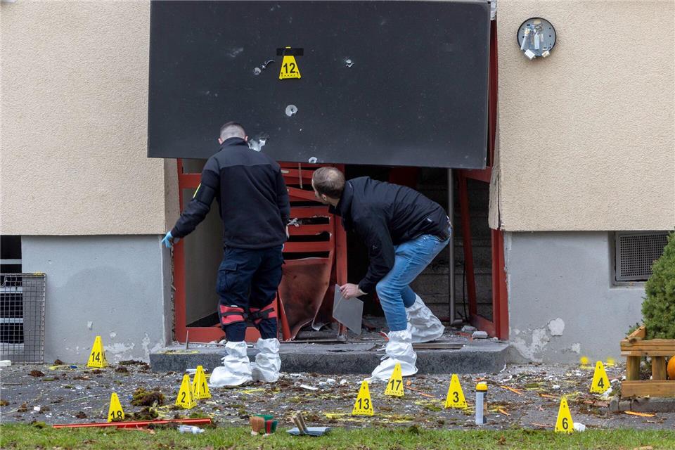 Die Polizei geht von einer vorsätzlichen Tat aus.Helmut Fricke/dpa