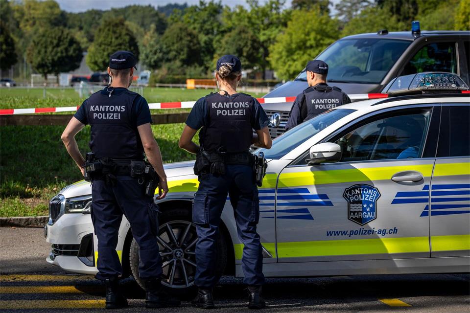 Die Polizei hat Projektile und Munitionsspuren mehrerer Waffentypen gefunden.Michael Buholzer/KEYSTONE/dpa