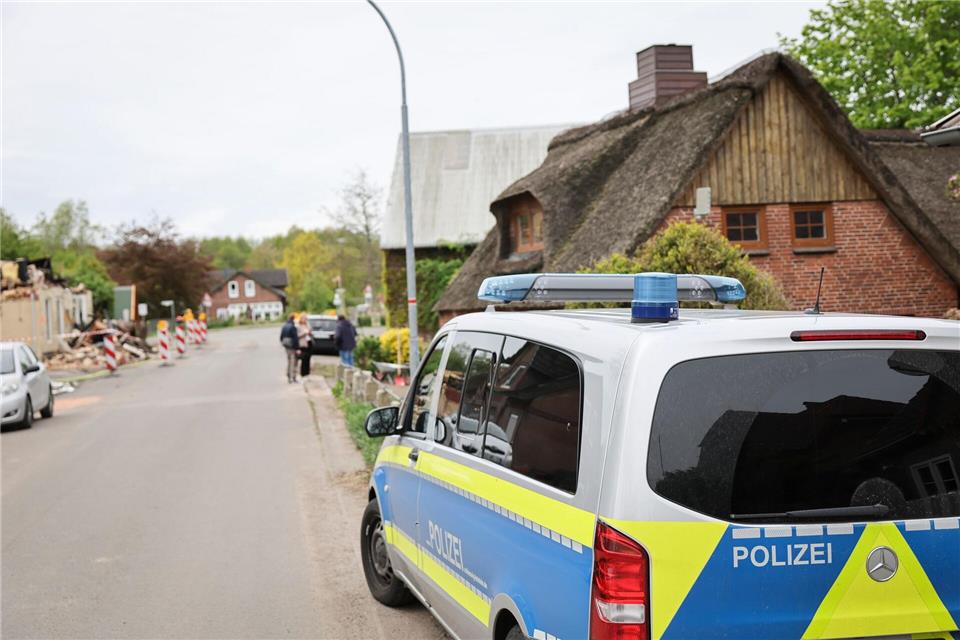 Die Polizei hat nach den Bränden ihre Streifen in Kudensee massiv verstärkt. (Archivbild)Christian Charisius/dpa
