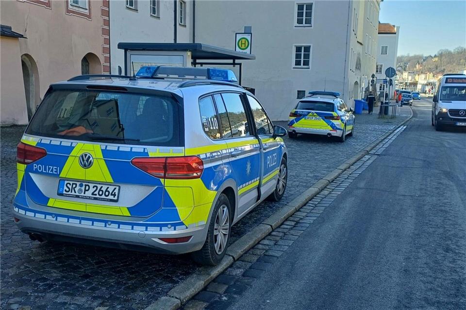 Die Polizei hatte nach der Flucht am Freitag mit einem größeren Aufgebot nach dem Mann gesucht. (Archivbild)Markus Zechbauer/zema-medien.de/dpa