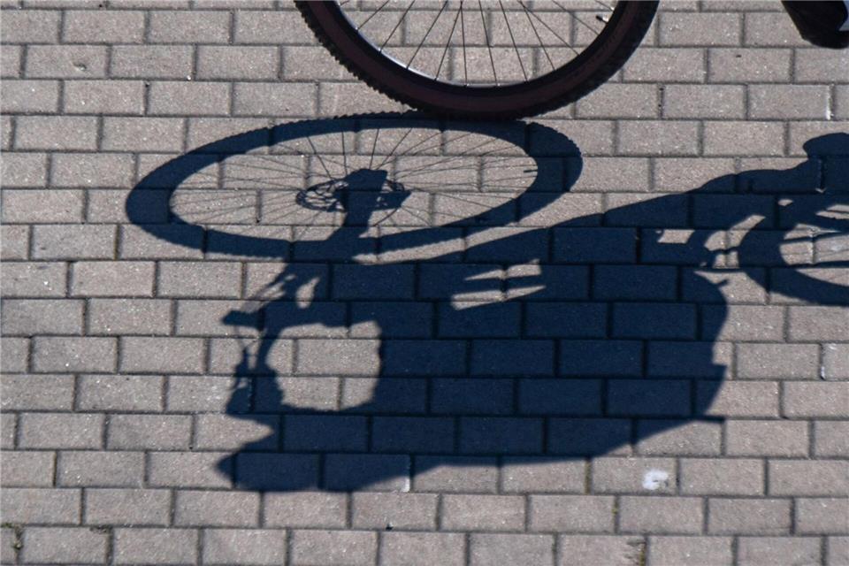 Die Polizei hofft auf Antworten durch den Zeugenaufruf. (Symbolbild)Stefan Sauer/dpa