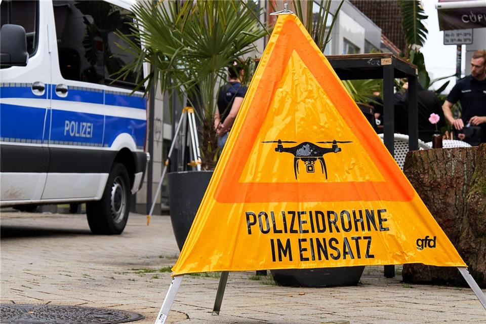 Die Polizei in Niedersachsen und Bremen setzt Drohnen ein. (Archivbild) Jörn Hüneke/dpa