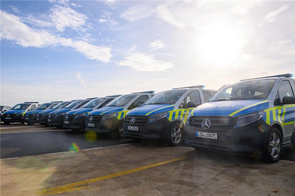 Die Polizei in Sachsen-Anhalt ist künftig öfter elektrisch unterwegs. Klaus-Dietmar Gabbert/dpa