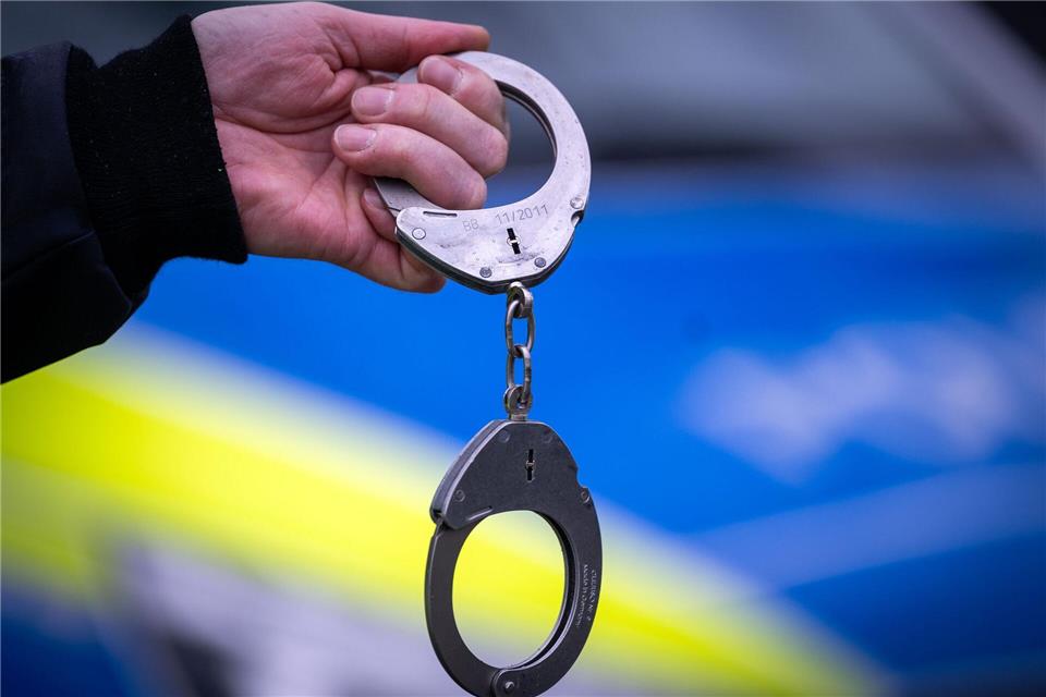 Die Polizei konnte den Tatverdächtigen vorläufig festnehmen. (Symbolbild)Soeren Stache/dpa