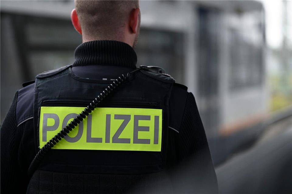 Die Polizei nahm den Angreifer fest. (Symbolbild)Katharina Kausche/dpa