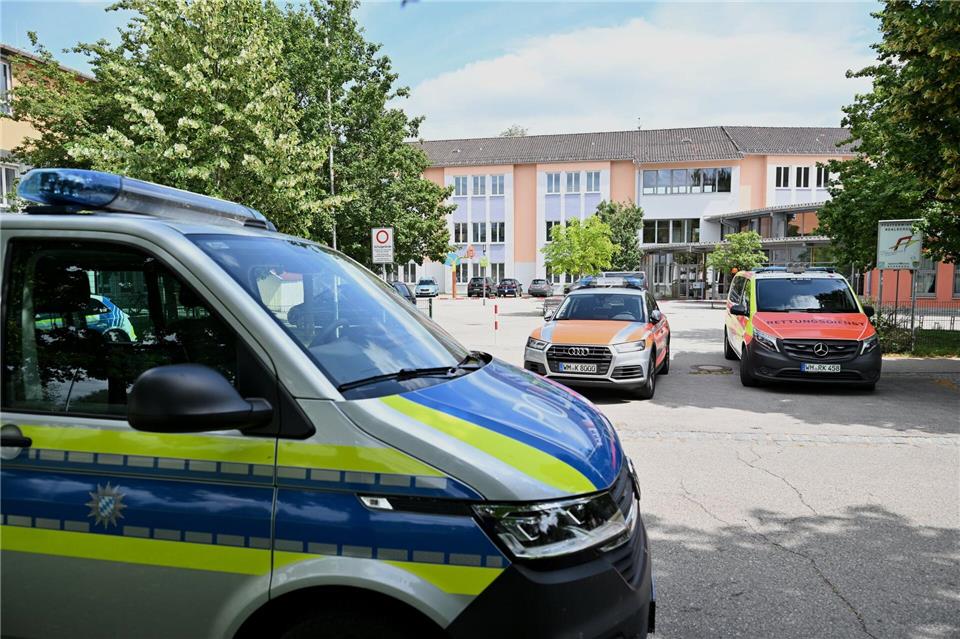 Die Polizei nahm nach eigenen Angaben den mutmaßlichen Täter fest.Lennart Preiss/dpa