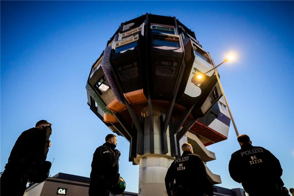 Die Polizei räumte den Berliner „Bierpinsel“.Christoph Soeder/dpa