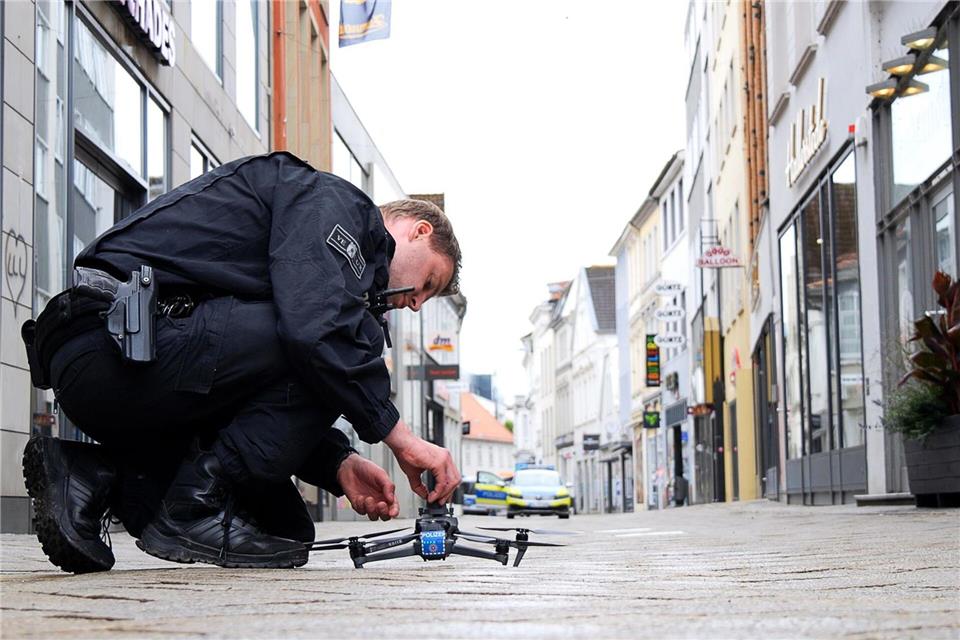 Die Polizei setzte einen 3D-Laserscanner ein, um den Tatort zu untersuchen. (Archivbild)Jörn Hüneke/dpa