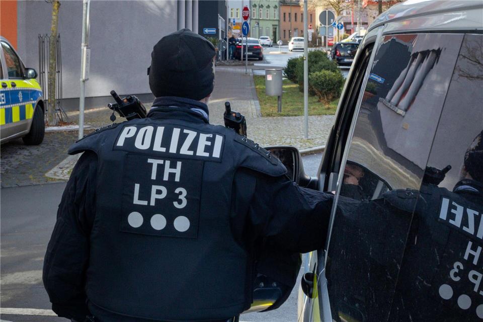 Die Polizei sicherte die Veranstaltung ab. Michael Reichel/dpa