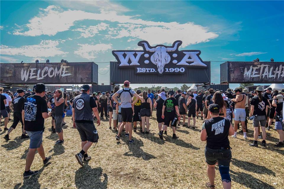 Die Polizei spricht von einem überwiegend ruhigen Einsatzgeschehen auf dem Wacken Open Air. Frank Molter/dpa