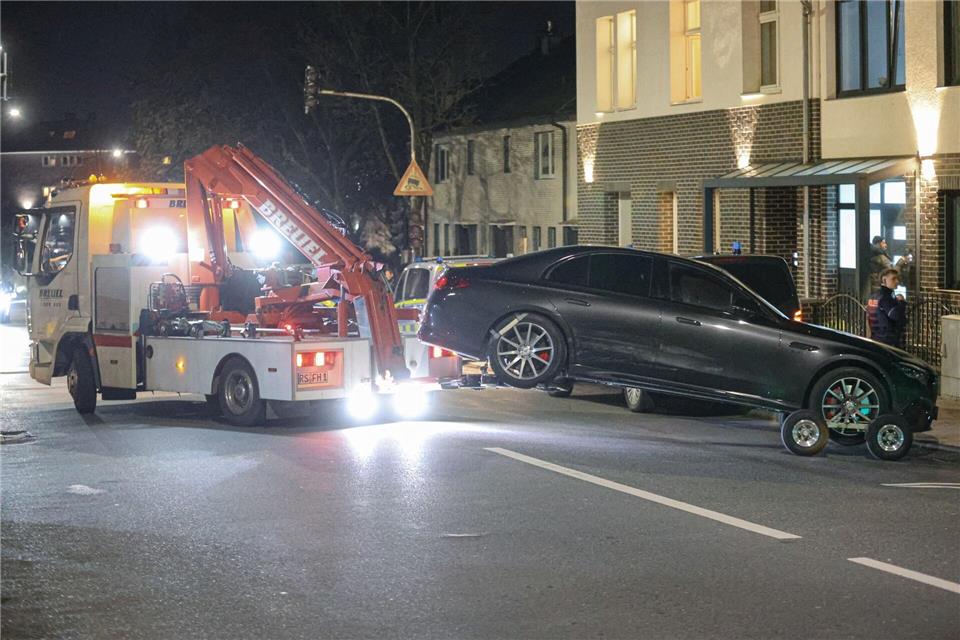 Die Polizei stellte das Auto des Mannes sicher.Christoph Petersen/dpa