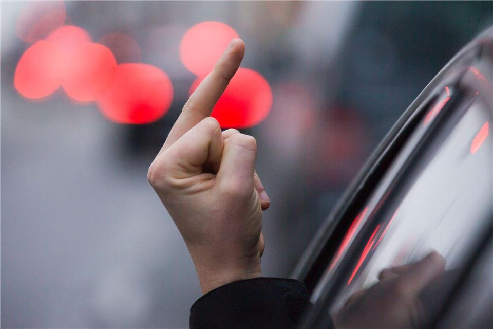 Die Polizei stoppte den Raser und verlangte von ihm eine Sicherheitsleistung, bevor der Mann weiterfahren durfte. (Symbolbild)Jens Büttner/dpa-Zentralbild/dpa