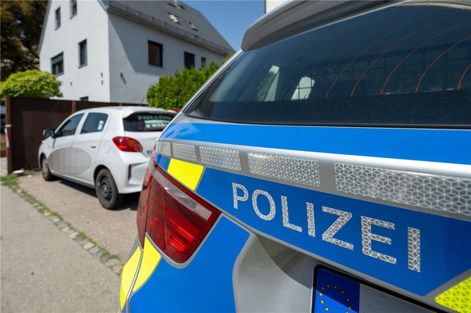 Die Polizei sucht weiterhin Spuren in und um das Wohnheim. Stefan Puchner/dpa