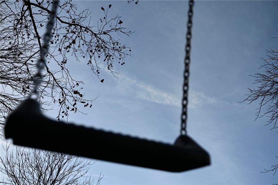 Die Polizei versucht mit Prävention und den Häusern des Jugendrecht gegenzusteuern. (Symbolbild)Katharina Kausche/dpa