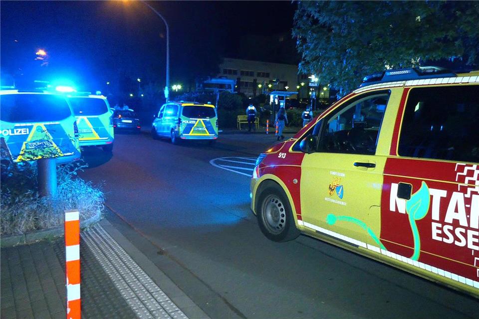 Die Polizei war in der Nacht mit vielen Kräften vor Ort.Fotoreport-DB/dpa