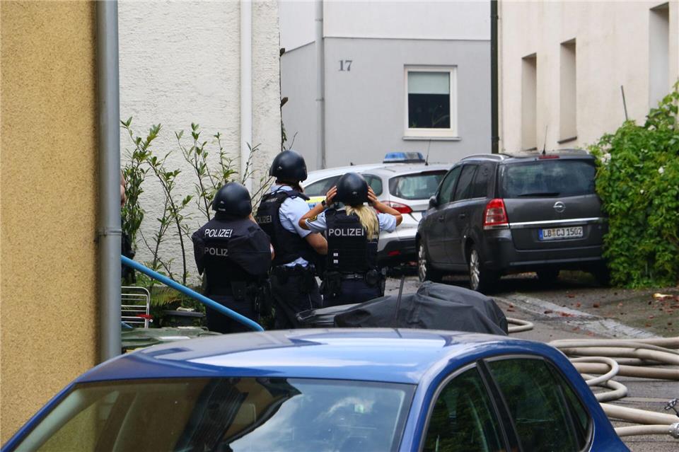 Die Polizei war mit zahlreichen Kräften am Ort. Karsten Schmalz/KS-Images/dpa