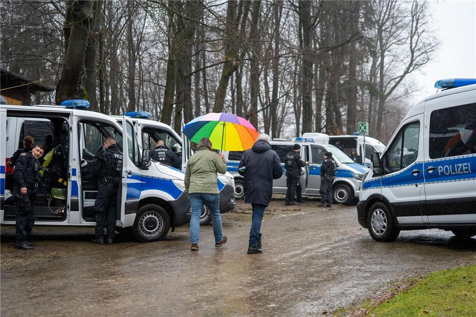 Die Polizei war sowohl am Hermannsdenkmal als auch an den Externsteinen mit starken Kräften im Einsatz.Max Lametz/dpa