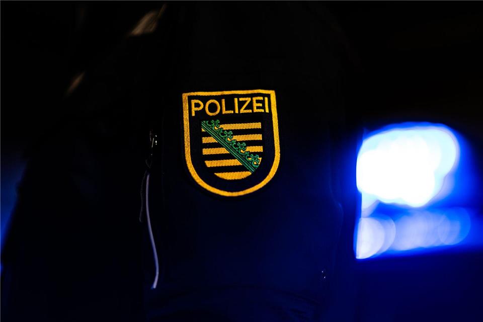 Die Polizei wurde am Samstagmorgen zu einer Feier in Dresden-Neustadt gerufen. (Symbolbild)Robert Michael/dpa