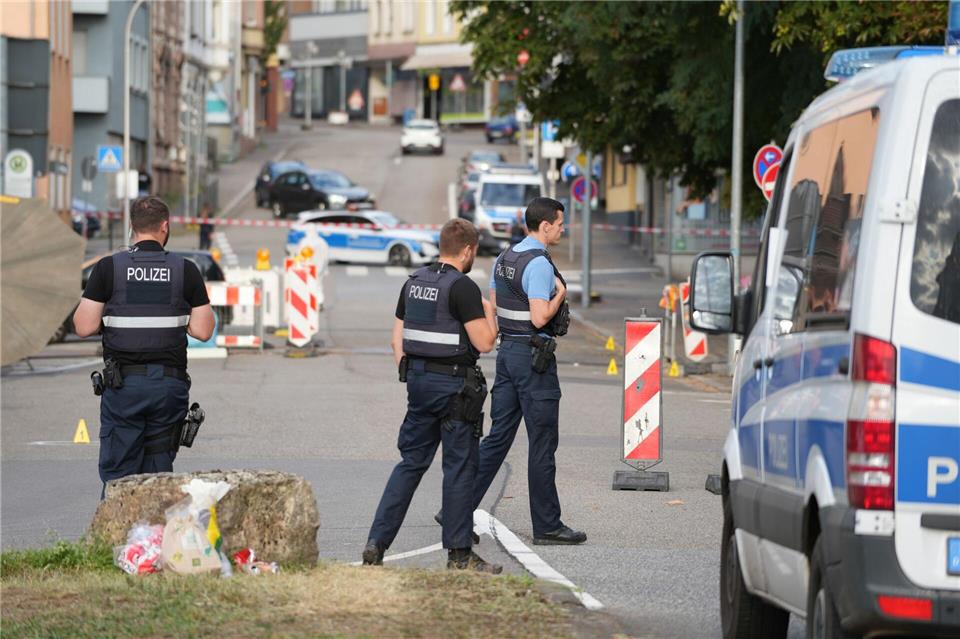 Die Polizisten hatten den jungen Mann nach einem mutmaßlichen Tankstellenraub fassen wollen. (Archivbild)Patrick von Frankenberg/dpa