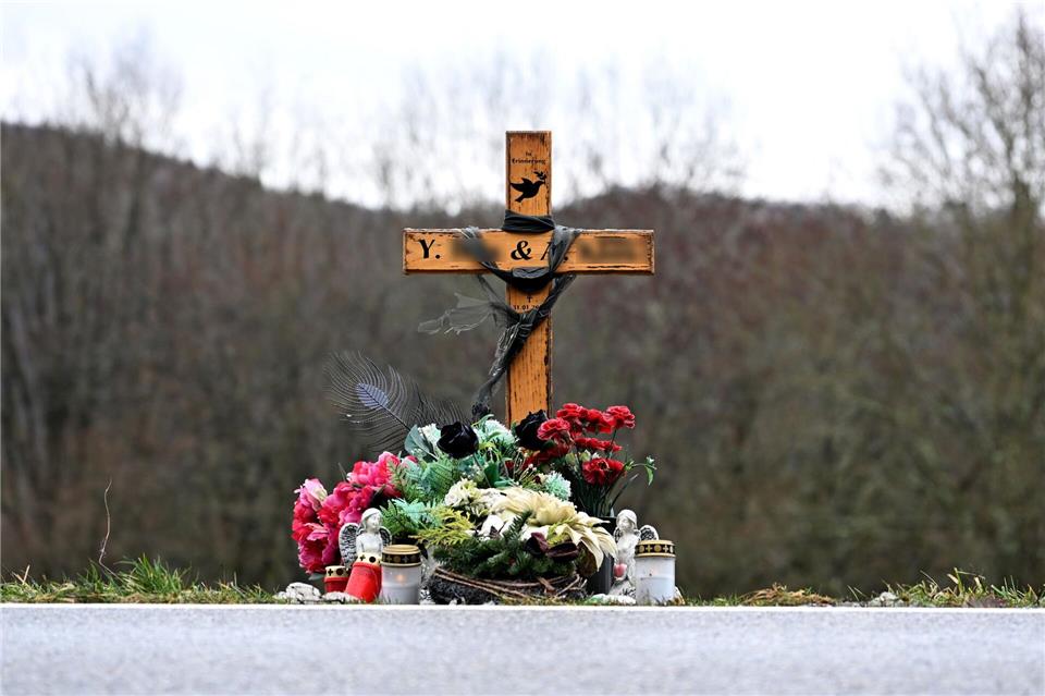 Abschiedskuss vor jedem Dienst – „Weiß nicht, was passiert“ Die Polizistenmorde bei Kusel haben bei den Polizistinnen und Polizisten Spuren hinterlassen. (Archivbild)Harald Tittel/dpa