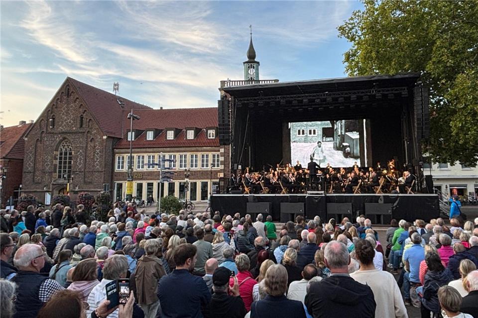 Die Premiere der Fest-Ouvertüre auf dem Marktplatz war ein Höhepunkt des Kulturfestivals „Borken jetzt!“.
