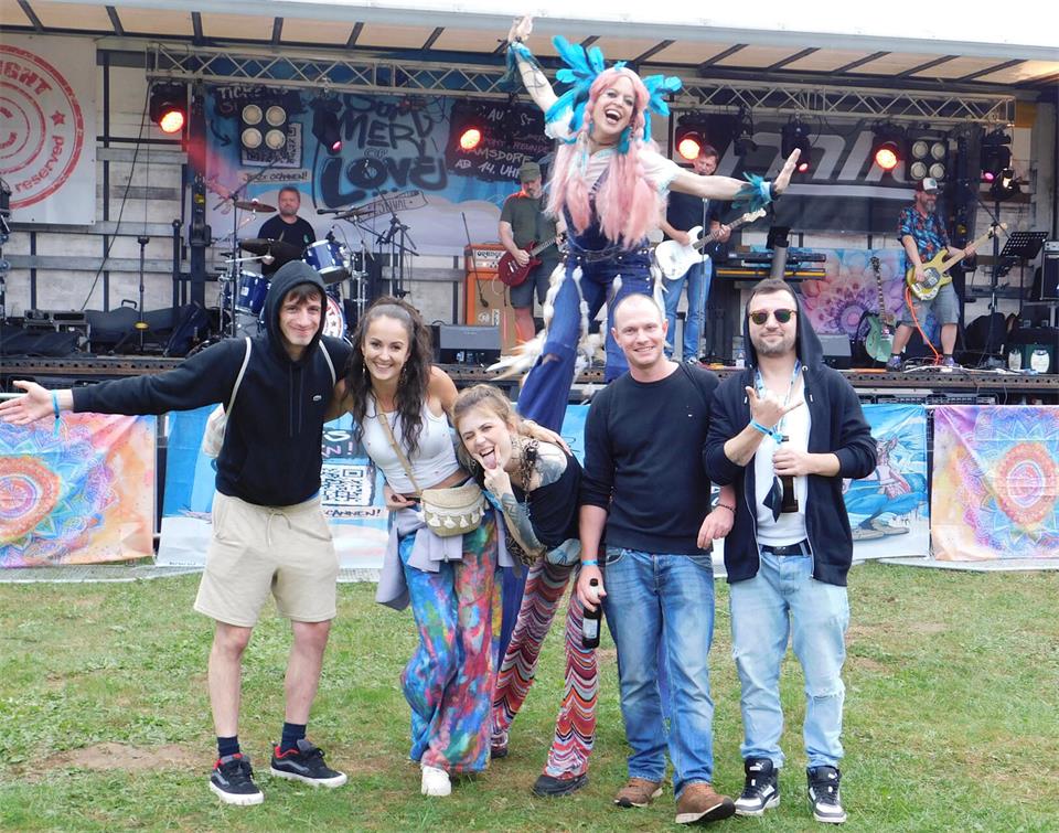 Die Premiere von „Summer of Love“ begeisterte mit Musik, Kreativität und Herz.