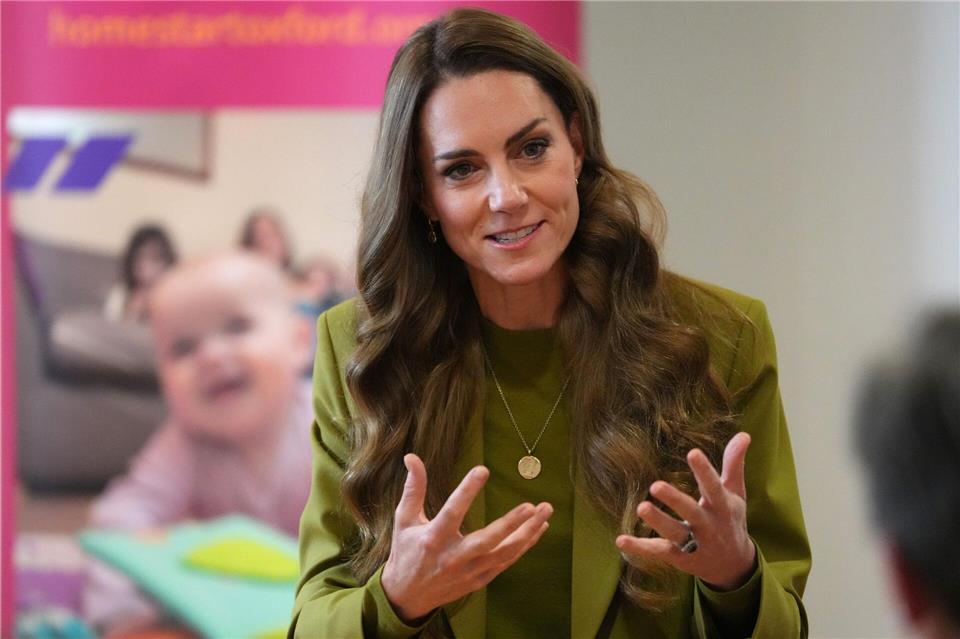 Die Prinzessin zeigt sich besorgt über den Einfluss von Smartphones und anderen Geräten auf soziale Beziehungen.Kirsty Wigglesworth/PA Wire/dpa