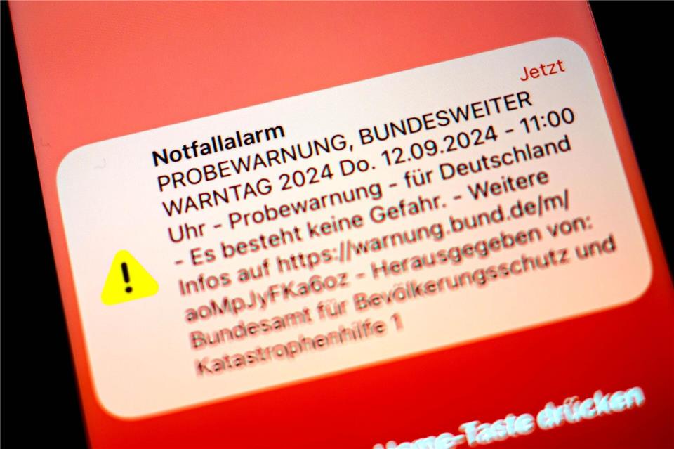 Die Probewarnungen sollen am 11. September wieder möglichst viele Menschen erreichen - so wie im Vorjahr. (Archivbild)Sina Schuldt/dpa